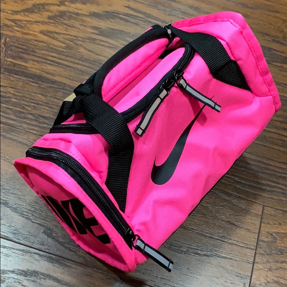 Nike Brasilia Fuel Pack - Picture 3 of 16